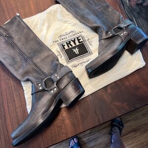 Women’s FRYE boots new size 6
